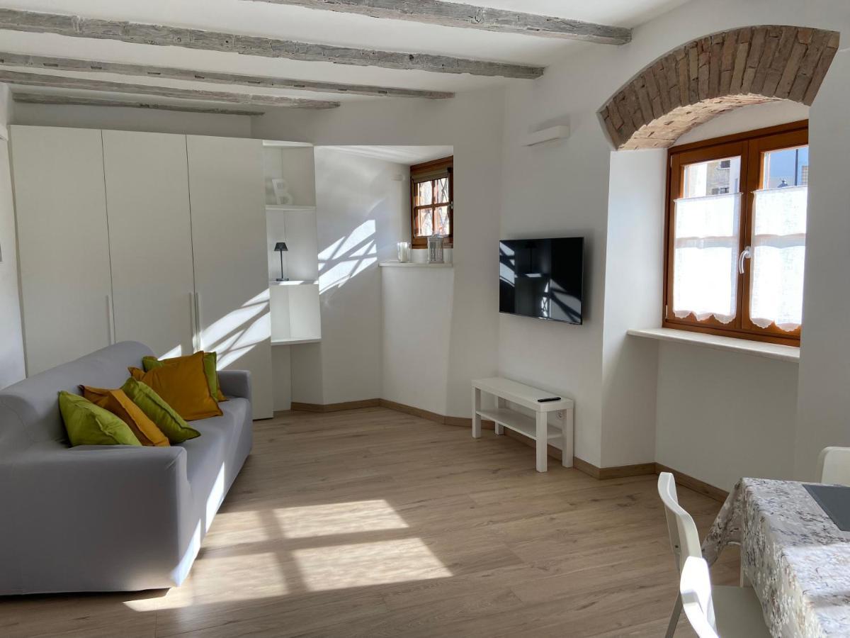 Appartamento Borgo San Tomaso, Tra Storia E Natura โรเวเรโต ภายนอก รูปภาพ